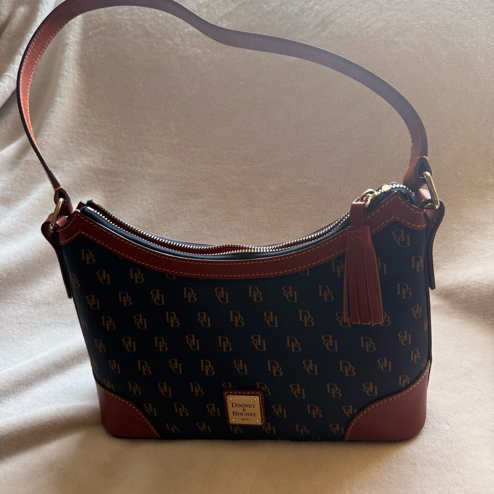 Dooney & Bourke Women's Gretta Large Shoulder Bag